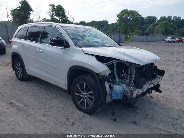 Toyota Highlander Xle 2017 5TDJZRFH7HS513296 Image 1