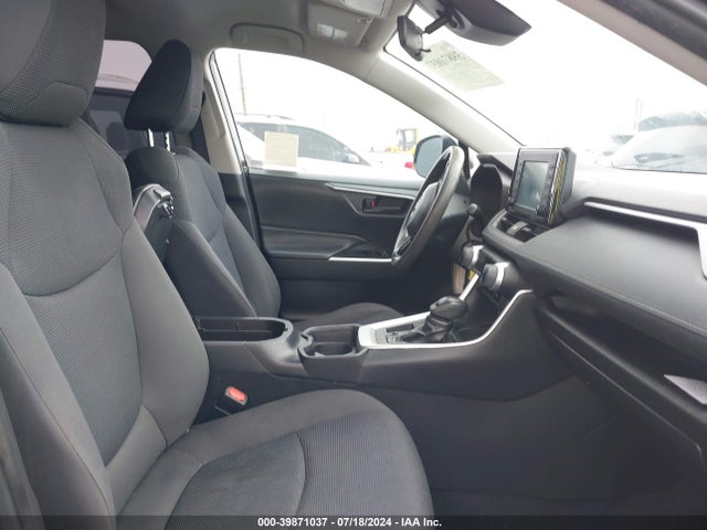 Toyota RAV4 LE 2019 2T3K1RFV3KC006923 Image 5