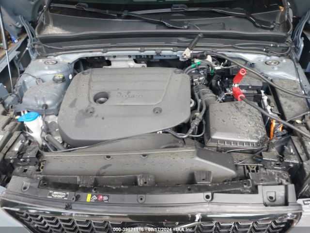 YV4L12UW7P2029866 Volvo Xc40 B5 Plus Dark Theme
