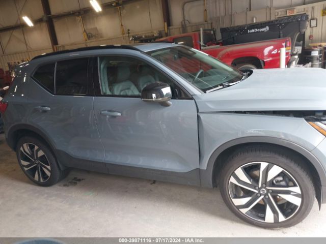 YV4L12UW7P2029866 Volvo Xc40 B5 Plus Dark Theme