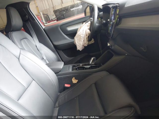 YV4L12UW7P2029866 Volvo Xc40 B5 Plus Dark Theme