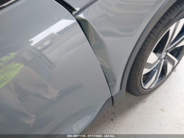 YV4L12UW7P2029866 Volvo Xc40 B5 Plus Dark Theme