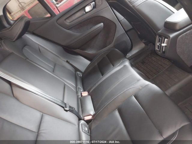 YV4L12UW7P2029866 Volvo Xc40 B5 Plus Dark Theme