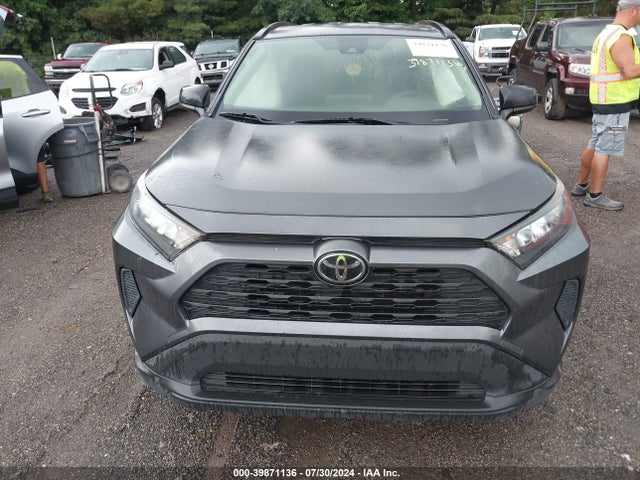 Toyota RAV4 LE 2019 JTMF1RFV3KD024741 Image 12