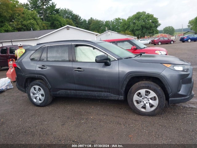 Toyota RAV4 LE 2019 JTMF1RFV3KD024741 Image 13
