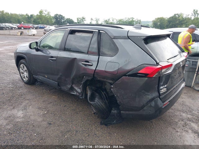 Toyota RAV4 LE 2019 JTMF1RFV3KD024741 Image 3