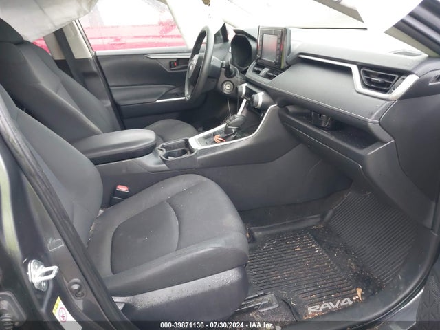Toyota RAV4 LE 2019 JTMF1RFV3KD024741 Image 5