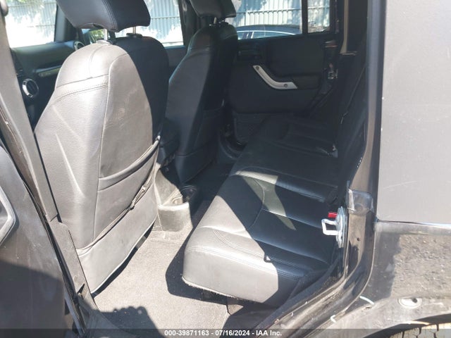 1C4BJWEG4HL573041 Jeep Wrangler Unlimited Sahara 4x4