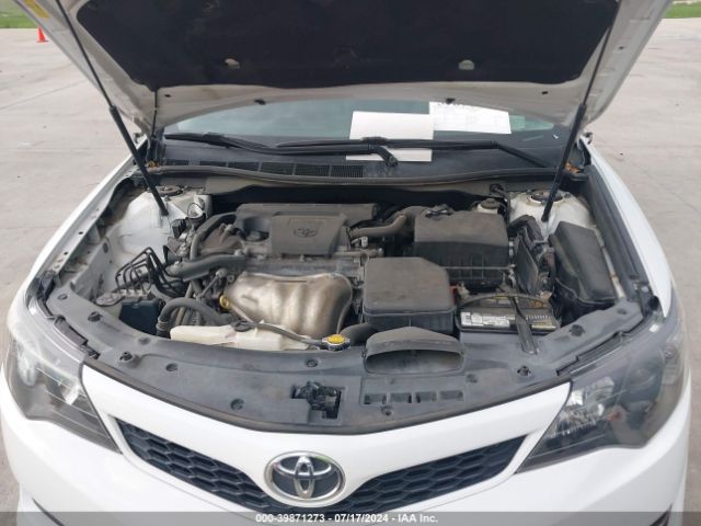 4T1BF1FK1EU303774 Toyota CAMRY SE