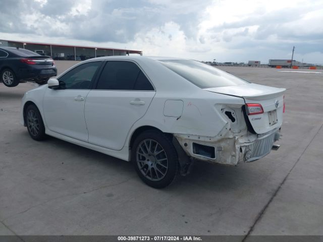 4T1BF1FK1EU303774 Toyota CAMRY SE