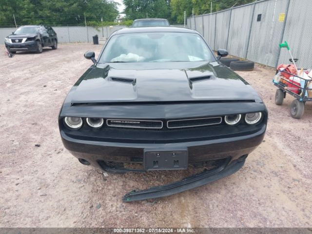 2C3CDZGG4KH607238 Dodge Challenger Sxt Awd