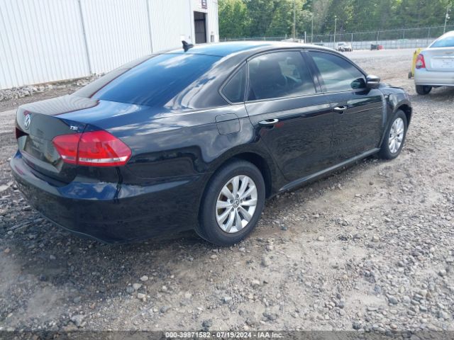 1VWAT7A3XFC036828 Volkswagen Passat 1.8t Wolfsburg Edition