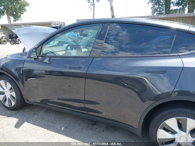 Tesla Model Y Long Range/rwd 2024 7SAYGDED2RF050935 Image 14
