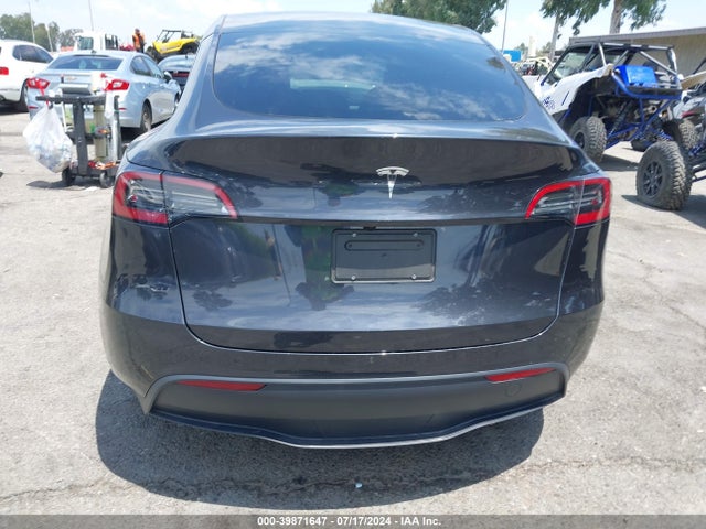 Tesla Model Y Long Range/rwd 2024 7SAYGDED2RF050935 Image 16