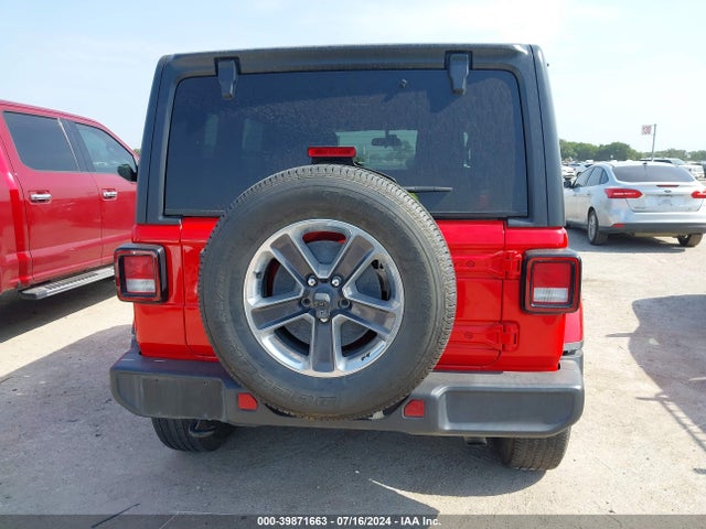 1C4HJXEN4KW591690 Jeep Wrangler Unlimited Sahara 4x4