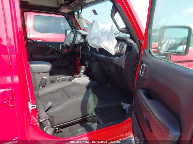 1C4HJXEN4KW591690 Jeep Wrangler Unlimited Sahara 4x4