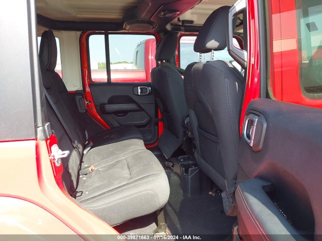 1C4HJXEN4KW591690 Jeep Wrangler Unlimited Sahara 4x4