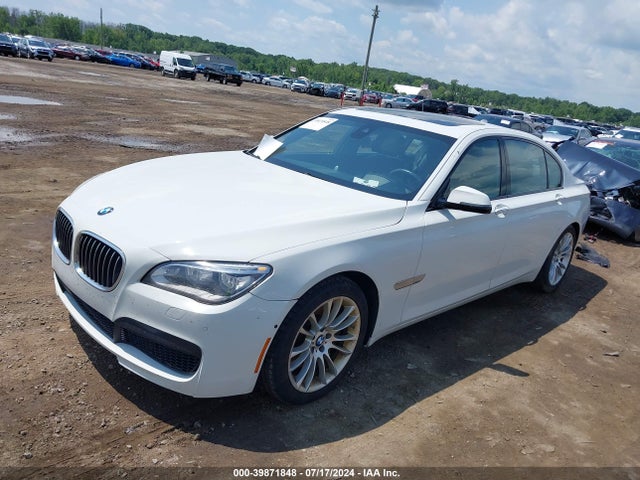 BMW 750li Xdrive 2015 WBAYF8C51FD654690 Image 2