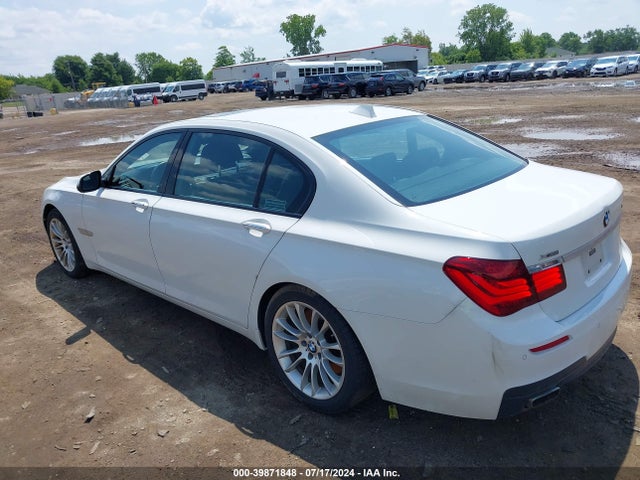BMW 750li Xdrive 2015 WBAYF8C51FD654690 Image 3