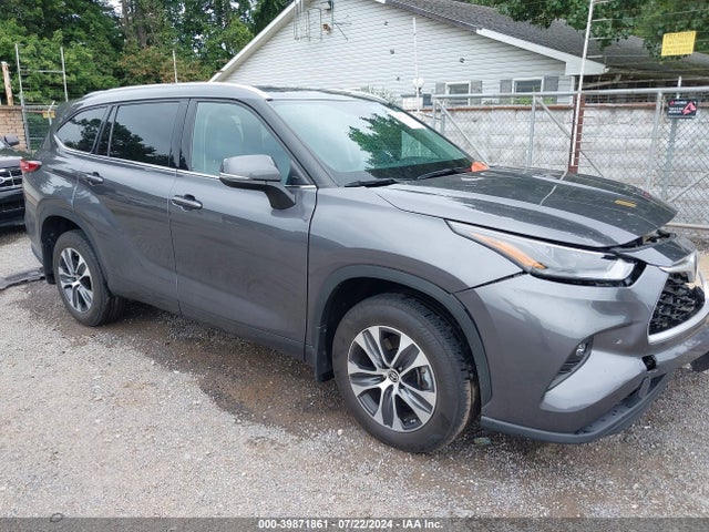 Toyota Highlander Xle 2022 5TDHZRBH0NS168290 головне зображення