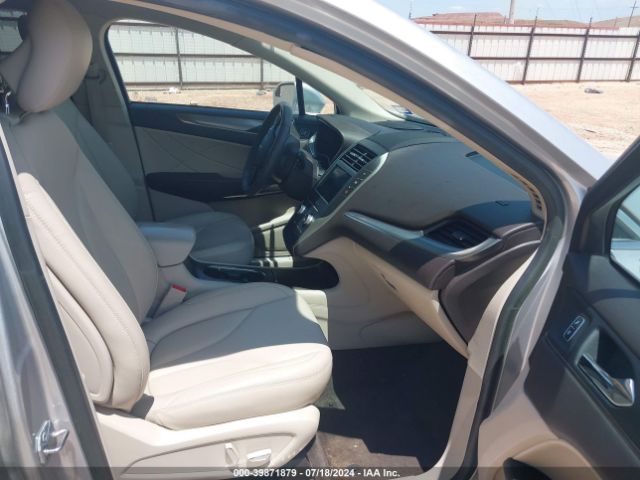 5LMCJ1C92JUL12575 Lincoln Mkc Premiere