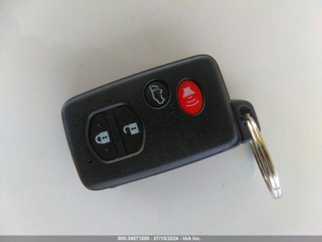 JTDKN3DU7E1828864 Toyota Prius Four
