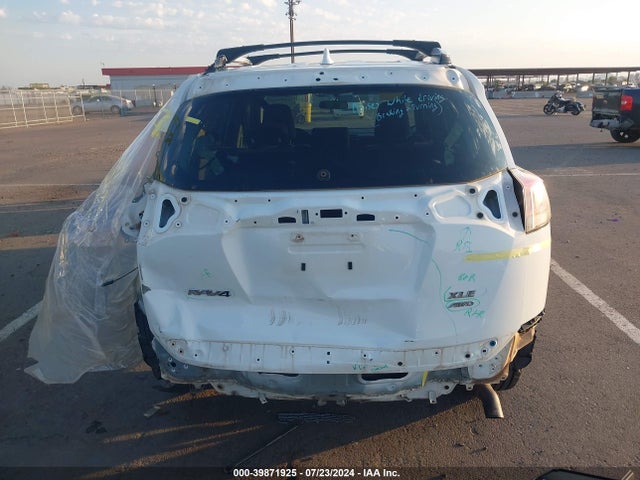 Toyota Rav4 Xle 2016 JTMRFREV8GJ077461 Image 17