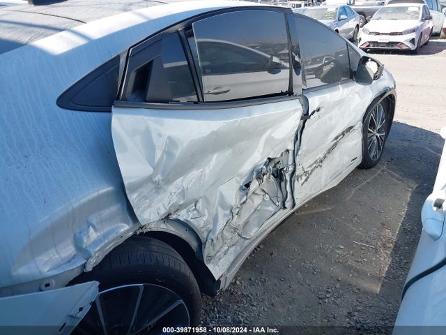 Toyota Prius Xle Awd-e 2023 JTDADABU2P3004607 Image 13