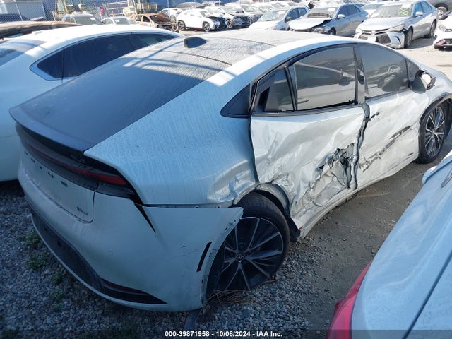 Toyota Prius Xle Awd-e 2023 JTDADABU2P3004607 Image 4