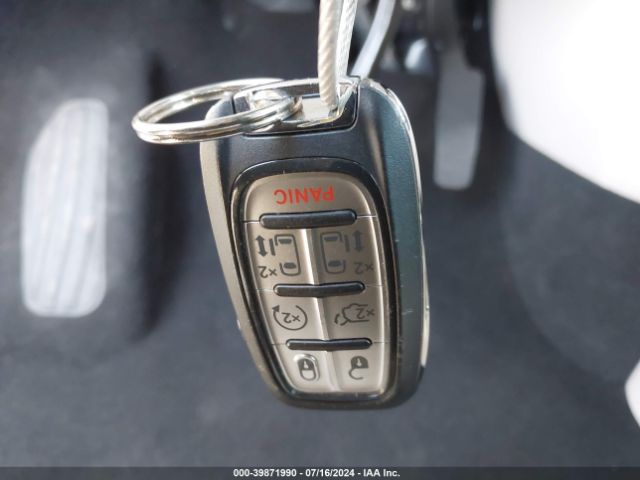 2C4RC1CG1PR610566 Chrysler Voyager Lx