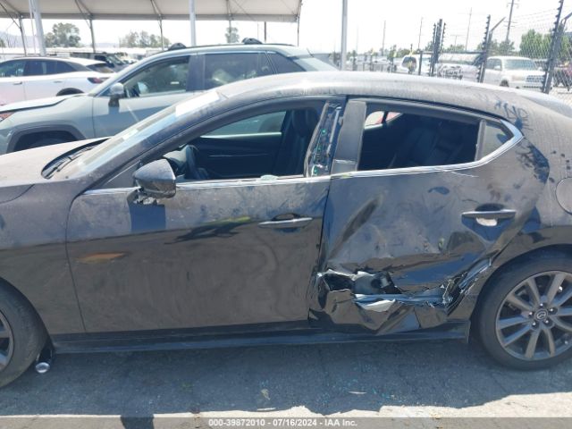 JM1BPAKM4P1613186 Mazda Mazda3 2.5 S Select