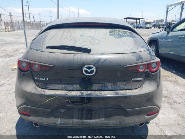 JM1BPAKM4P1613186 Mazda Mazda3 2.5 S Select