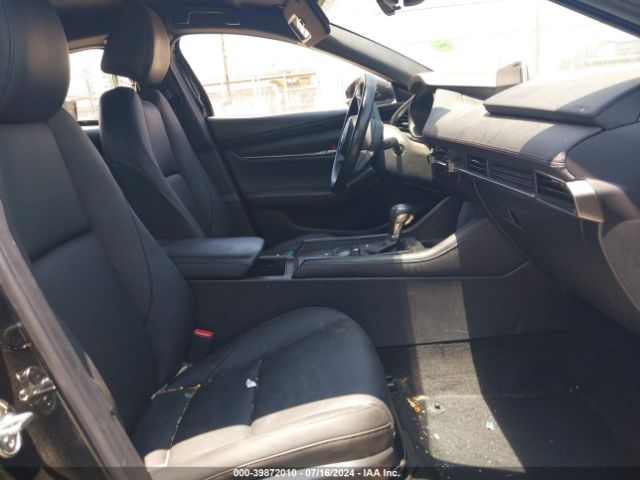 JM1BPAKM4P1613186 Mazda Mazda3 2.5 S Select