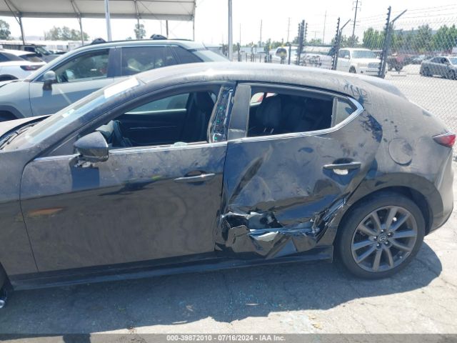 JM1BPAKM4P1613186 Mazda Mazda3 2.5 S Select