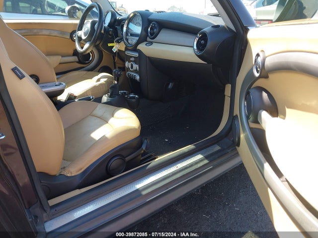 2009 MINI COOPER S CLUBMAN WMWMM33519TP91341 Photo 4