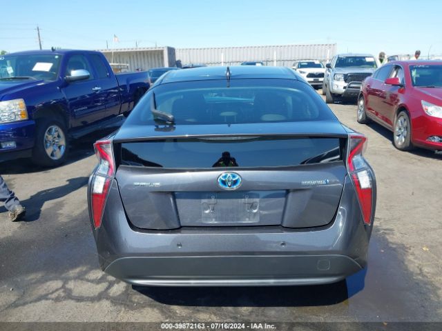 JTDKBRFUXJ3588975 Toyota Prius