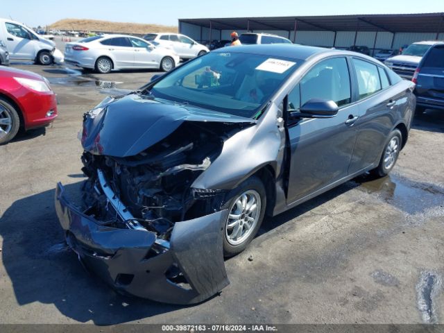 JTDKBRFUXJ3588975 Toyota Prius