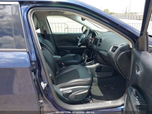 3C4NJCBB0JT272670 Jeep Compass Latitude Fwd