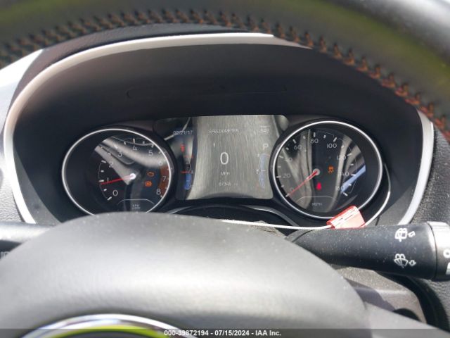 3C4NJCBB0JT272670 Jeep Compass Latitude Fwd