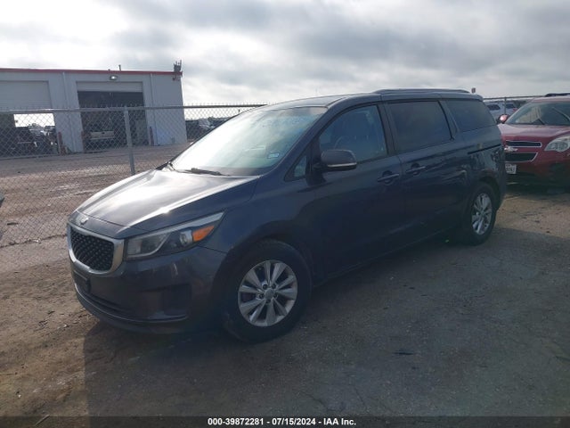 KIA SEDONA LX 2016 KNDMB5C13G6103482 Image 2