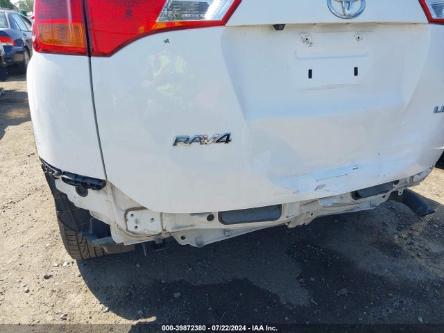 Toyota RAV4 LE 2015 2T3ZFREV8FW193324 Image 18