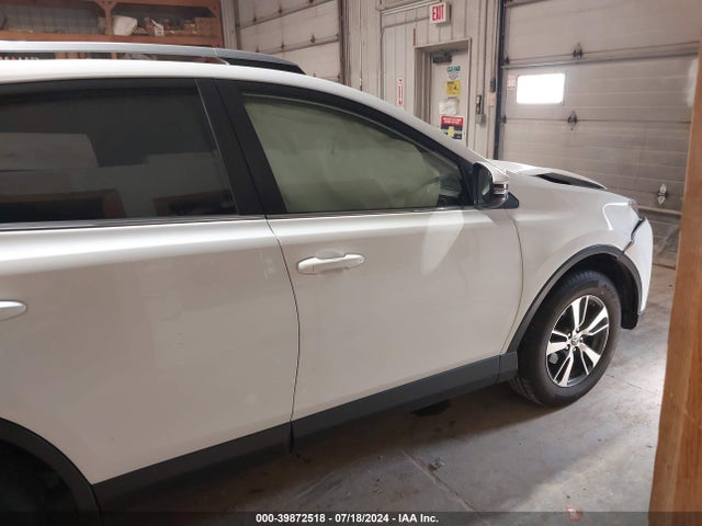 Toyota Rav4 Xle 2017 JTMRFREV4HJ171595 Image 13