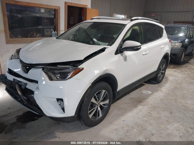 Toyota Rav4 Xle 2017 JTMRFREV4HJ171595 Image 2