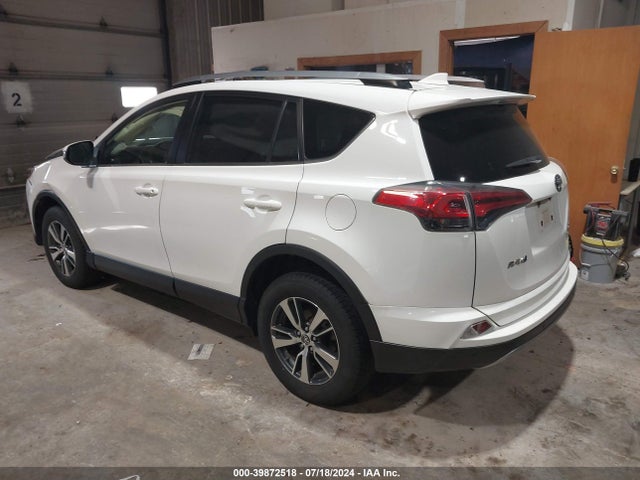 Toyota Rav4 Xle 2017 JTMRFREV4HJ171595 Image 3