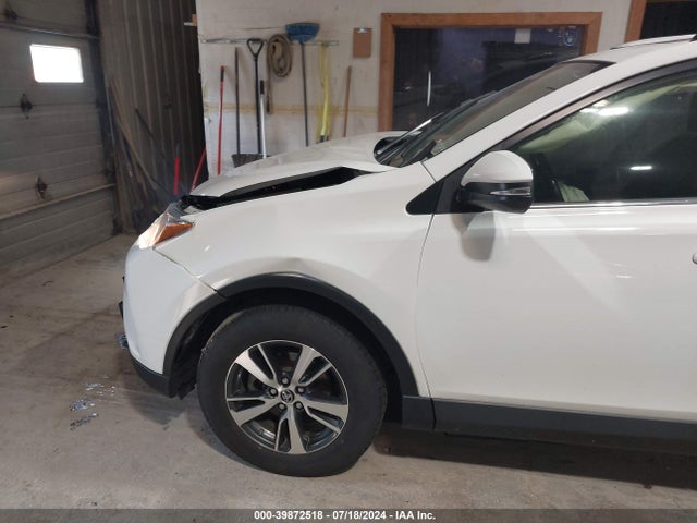 Toyota Rav4 Xle 2017 JTMRFREV4HJ171595 Image 6