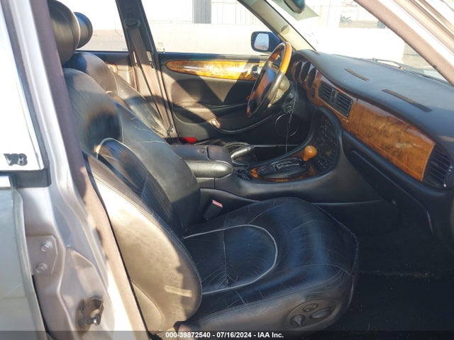 2002 JAGUAR XJ8 SAJDA24C62LF41736 Photo 4