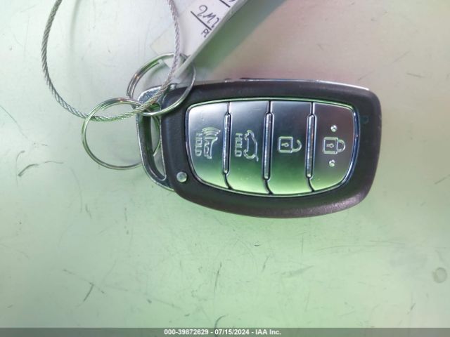 KM8J33A40LU275858 Hyundai Tucson Value