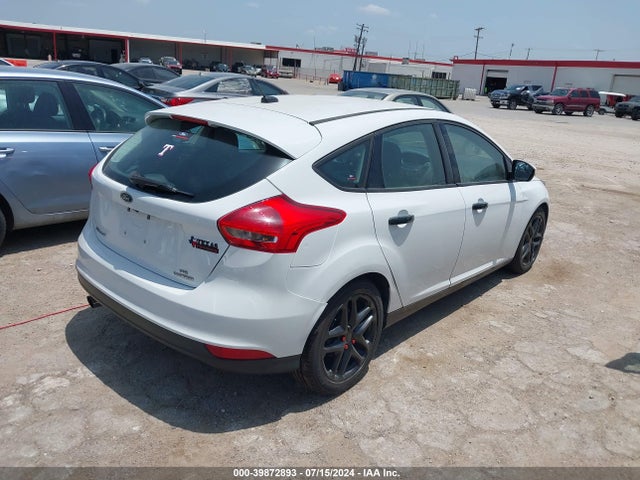 Ford FOCUS SE 2016 1FADP3K22GL221823 Image 4