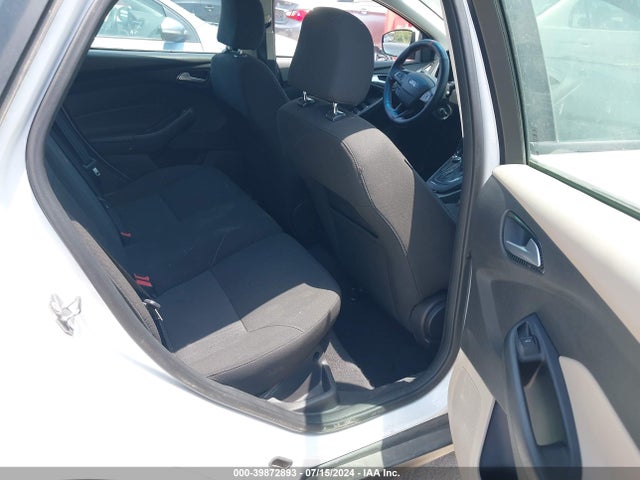 Ford FOCUS SE 2016 1FADP3K22GL221823 Image 8