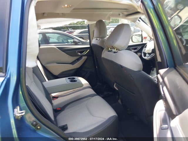 Subaru Forester Premium 2019 JF2SKAEC6KH440807 Image 8
